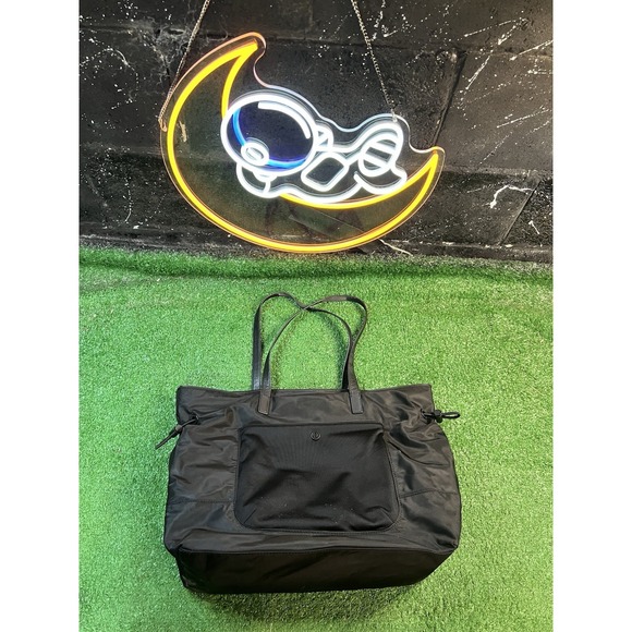 Lululemon‎ Daily Multi Pocket Black Nylon Tote Bag 20L